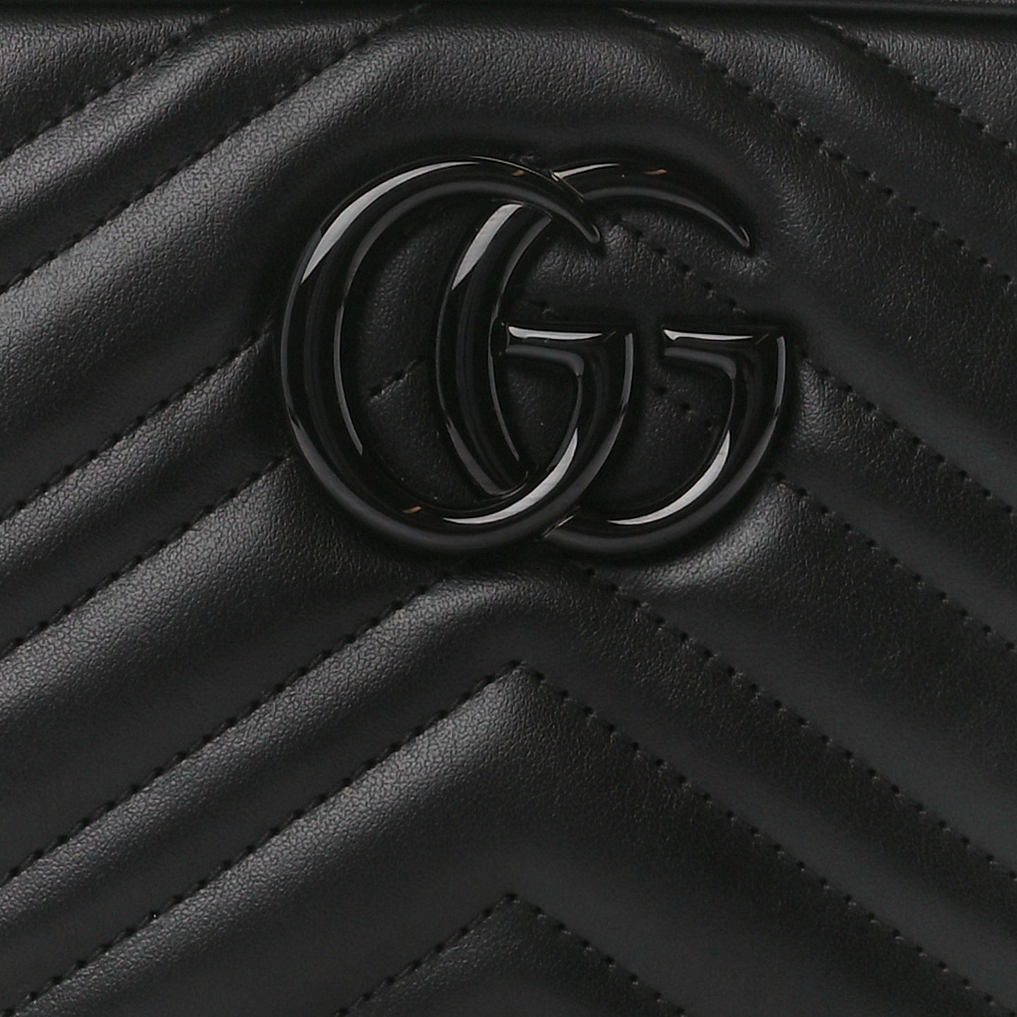 Calfskin Matelasse Monochrome Small GG Marmont Chain Shoulder Bag Black
