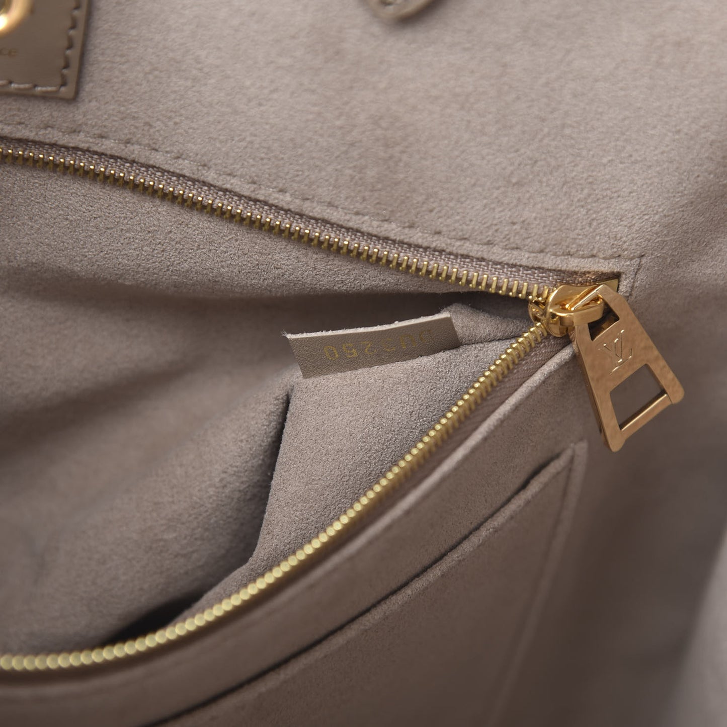 Empreinte Monogram Giant Onthego MM Tourterelle Creme