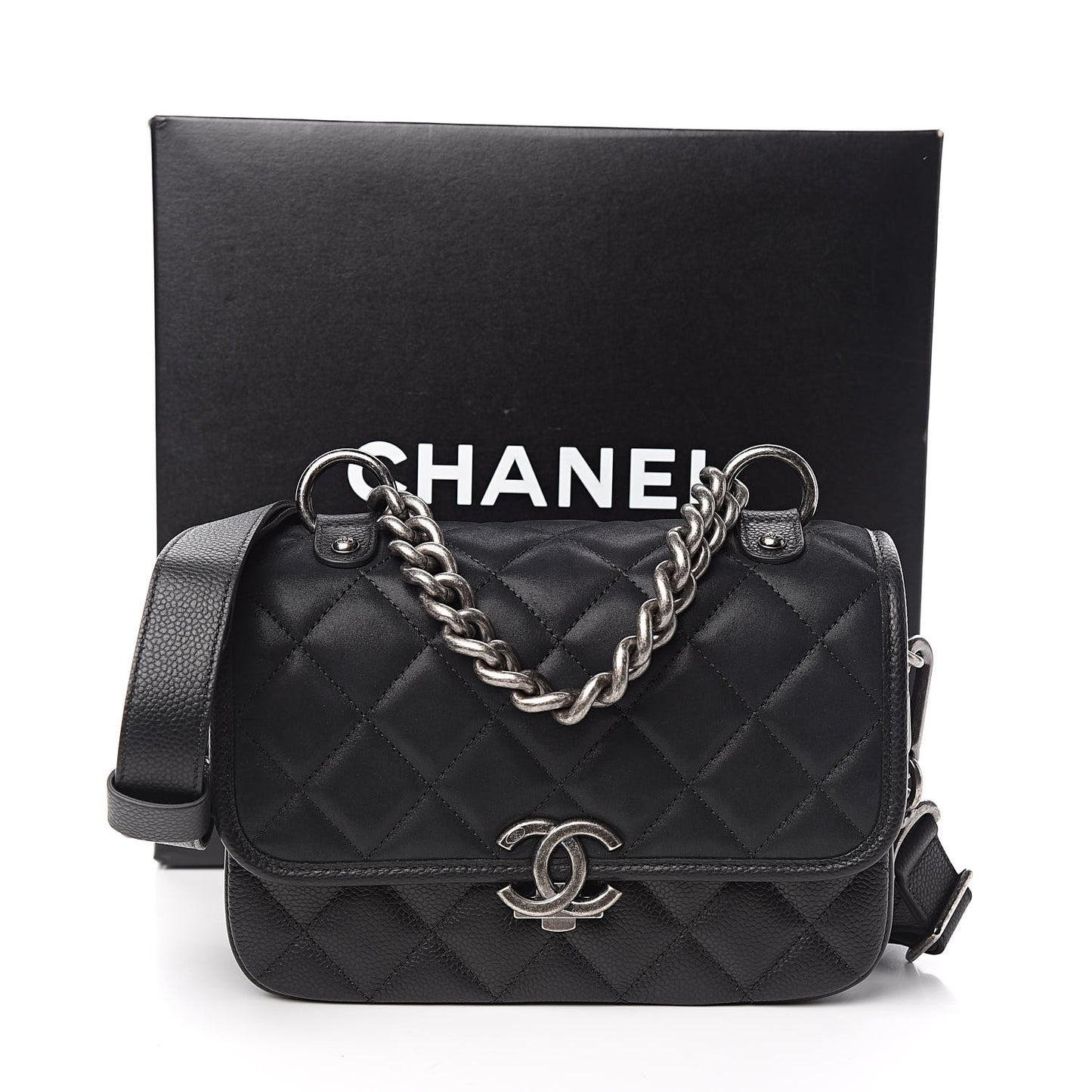 Caviar Iridescent Calfskin Quilted Small Daily Carry Messenger Black