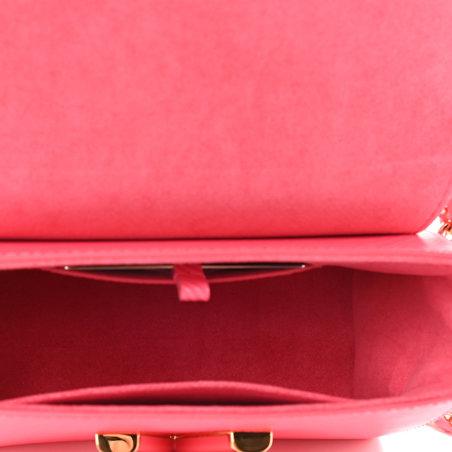 Epi Twist Shoulder Bag PM Dragon Fruit