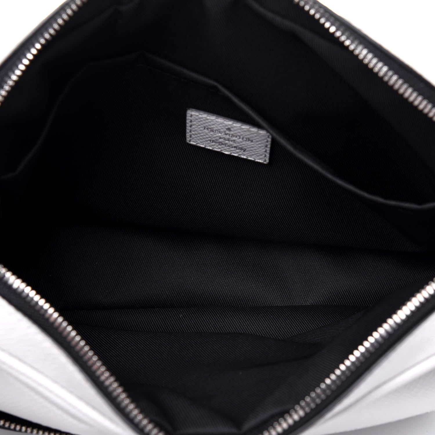 Louis Vuitton Taiga Monogram Outdoor Messenger White 5 of 15