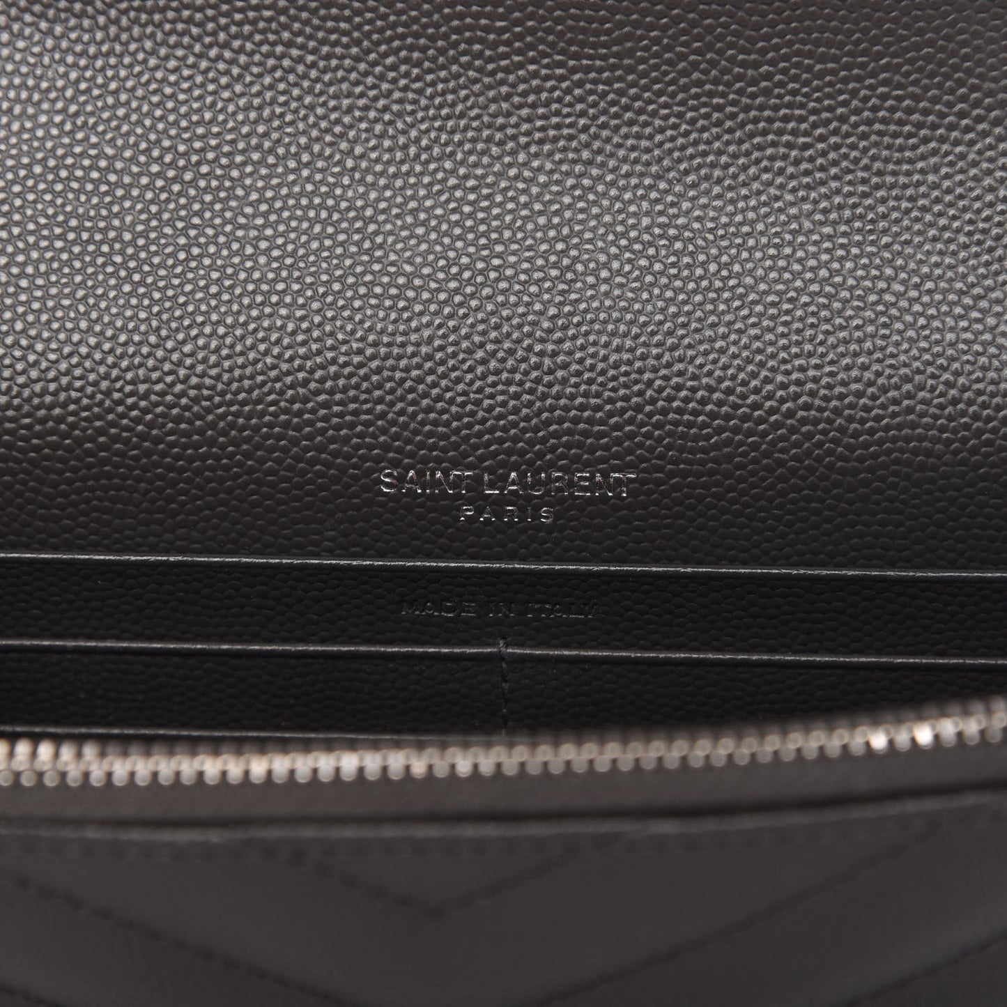 Grain De Poudre Matelasse Chevron Monogram Chain Wallet Asphalt White