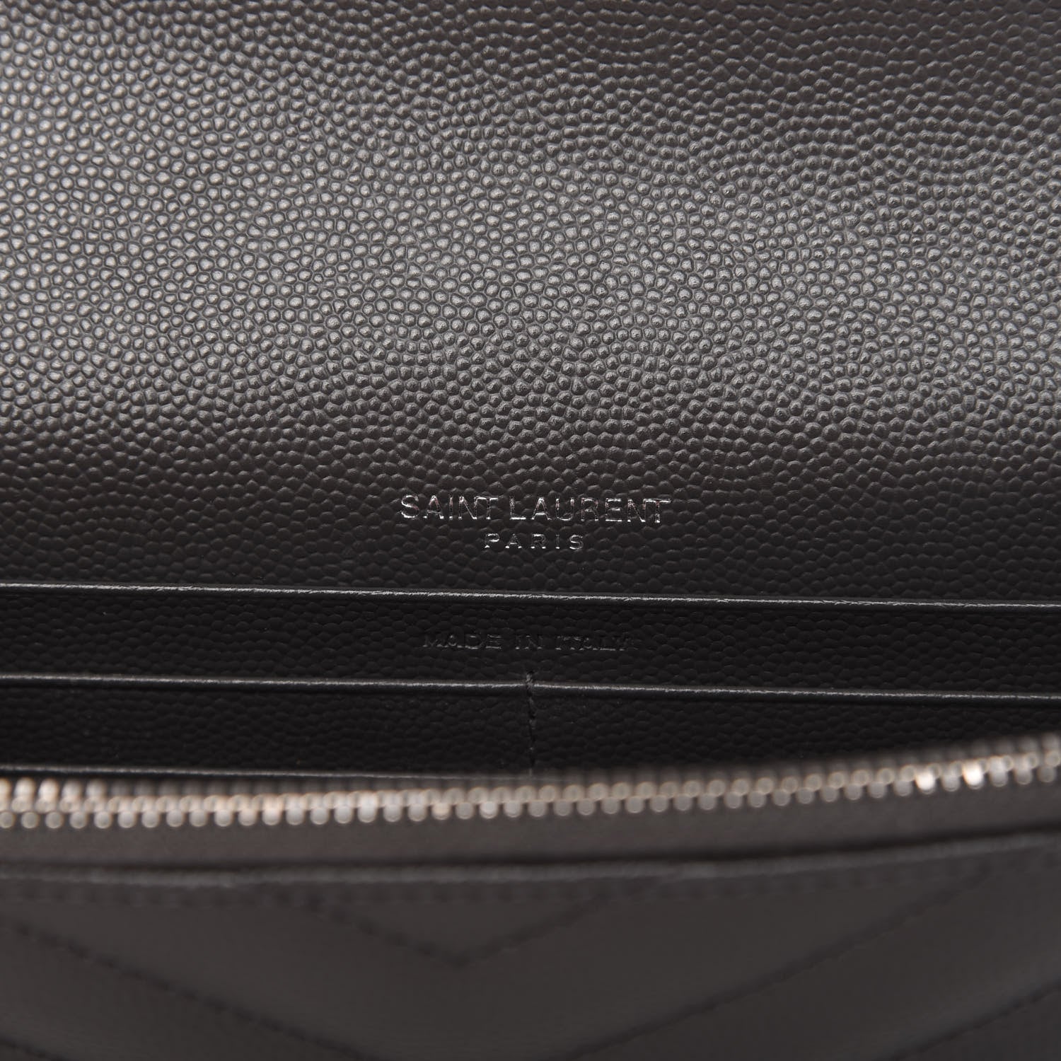 Saint Laurent Grain De Poudre Matelasse Chevron Monogram Chain Wallet Asphalt White 8 of 9