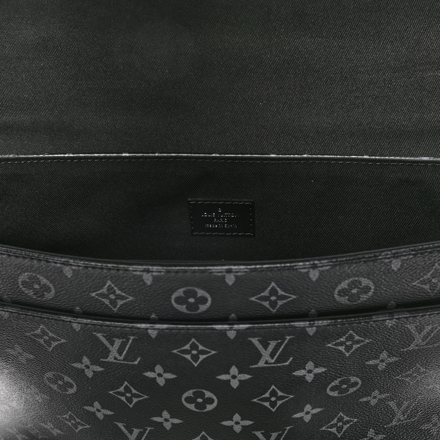 Louis Vuitton Monogram Eclipse District MM 4 of 11