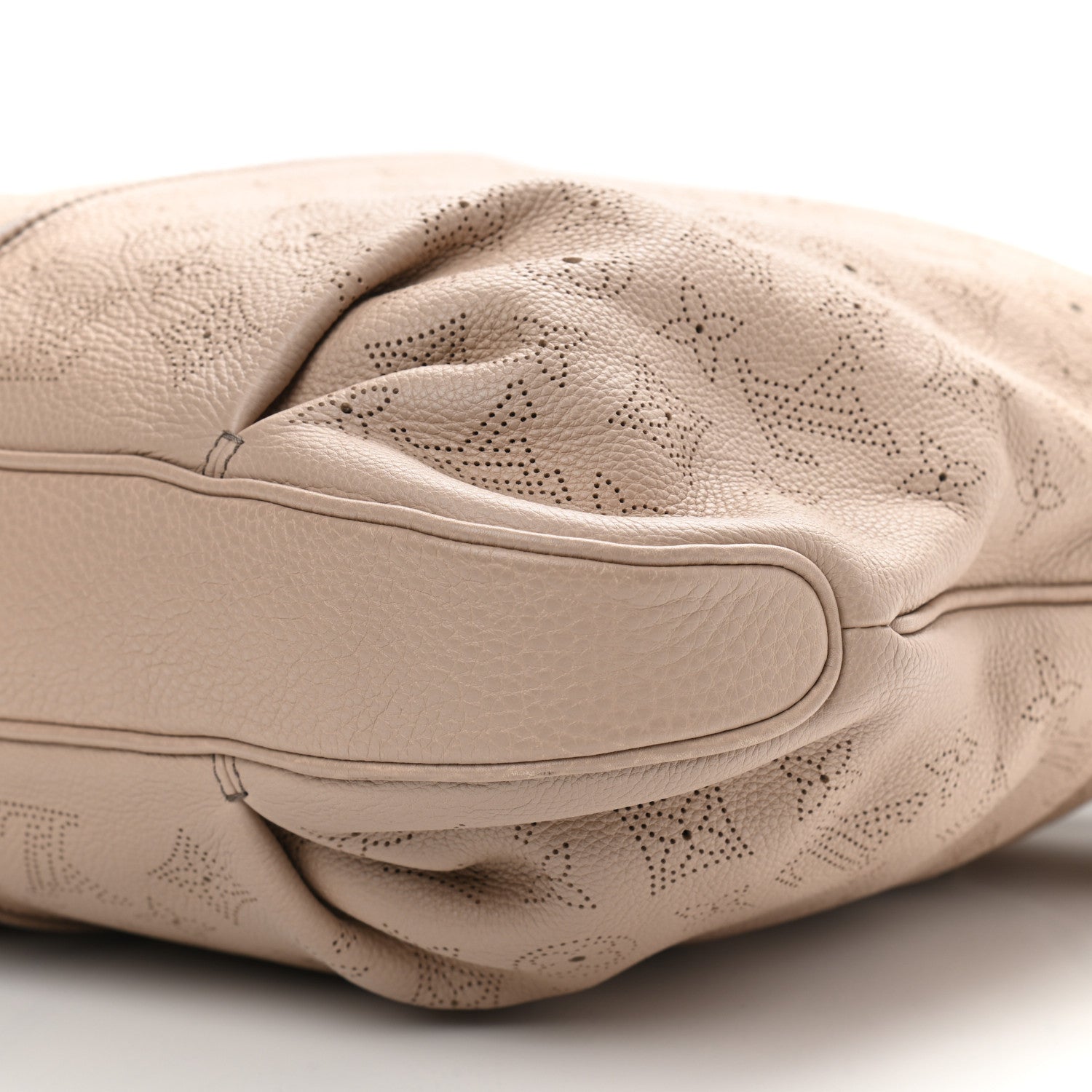 Louis Vuitton Mahina Selene MM Sandy 12 of 15