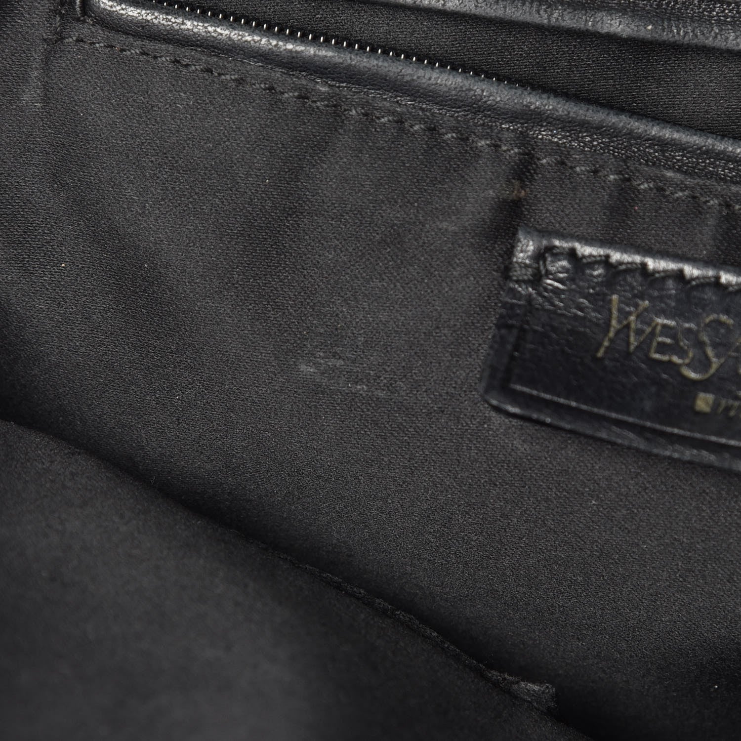Saint Laurent Textured Patent Calfskin Medium Muse Black 10 of 26