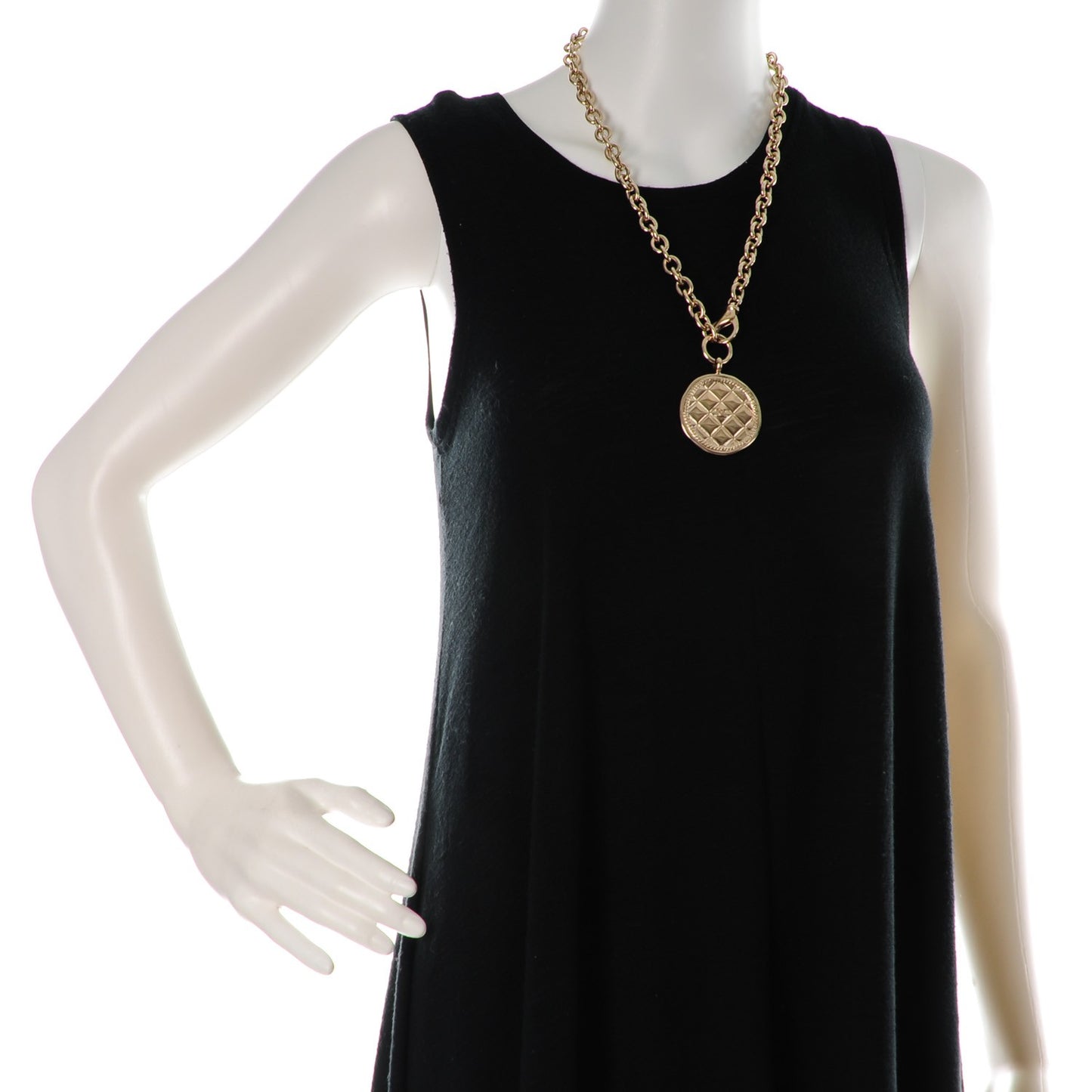 Medallion CC Quilted Pendant Necklace Gold