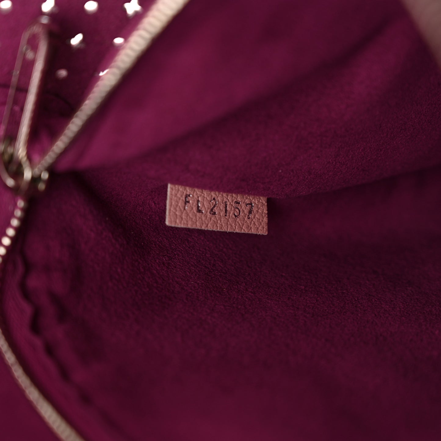 Calfskin Perforated Lockme Cabas Rose Poudre Creme