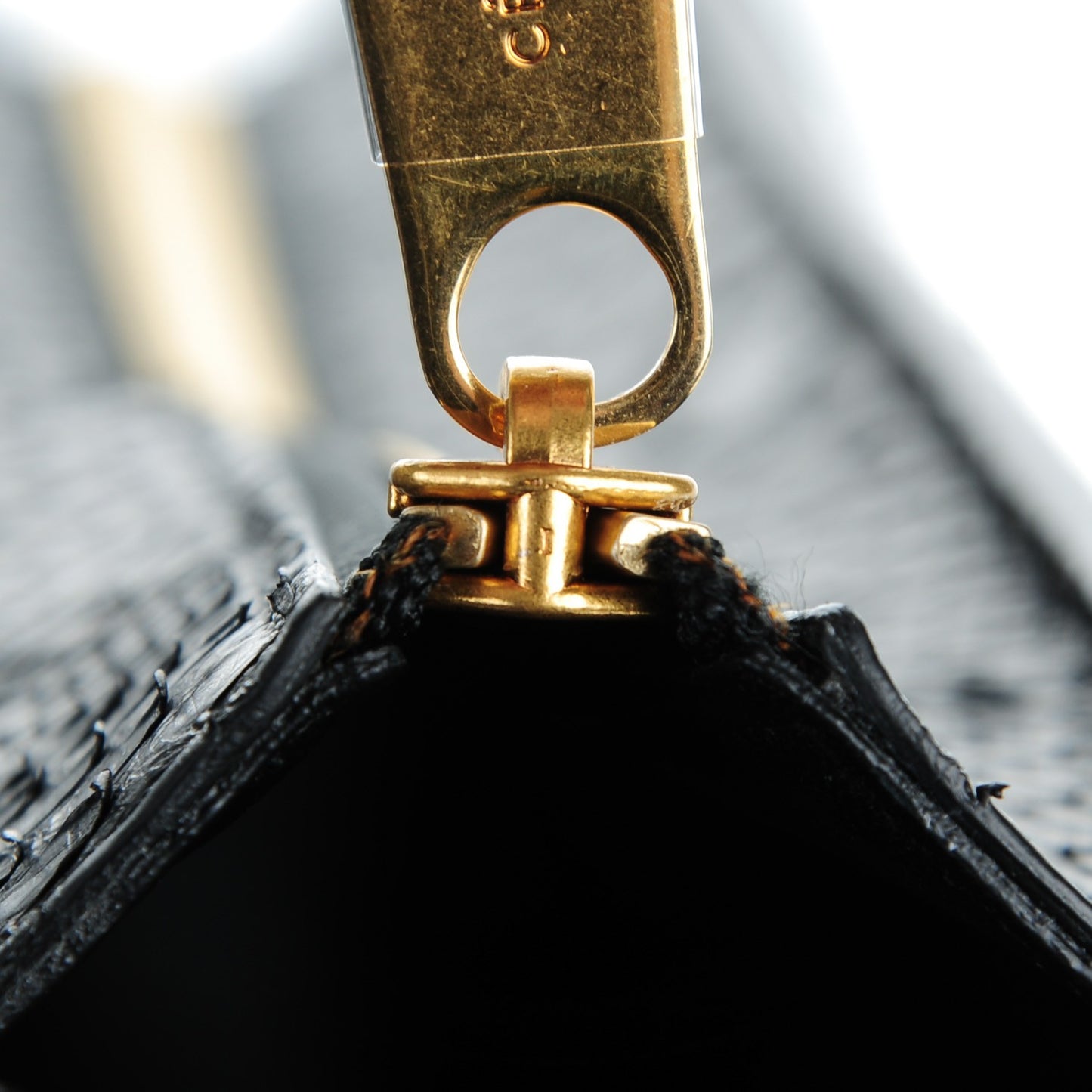Python Medium Trapeze Black
