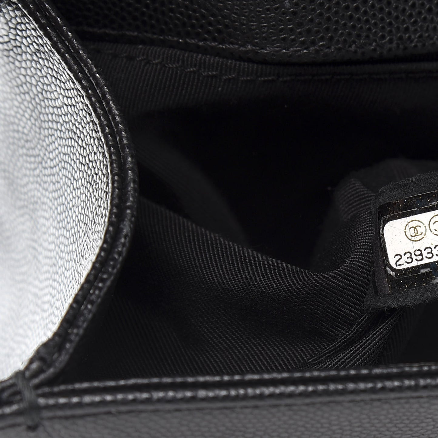 Caviar Quilted Medium Boy Flap Black