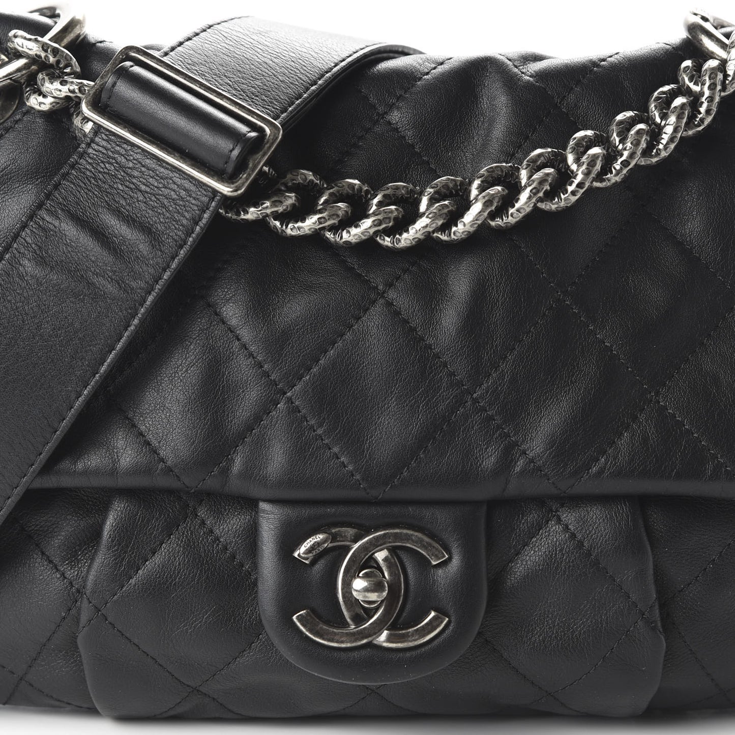 Calfskin Coco Pleats Messenger Flap Black