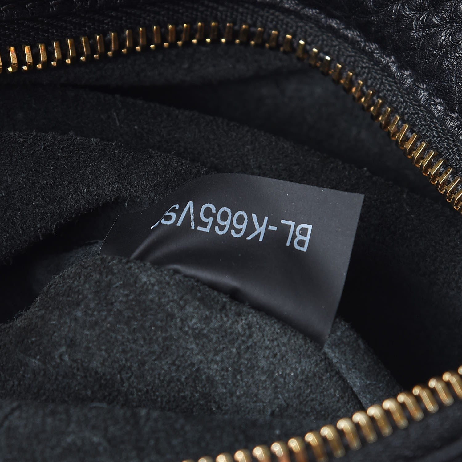 Valentino Garavani Pebbled Calfskin Large Rockstud Flip-Lock Messenger Bag Black 7 of 10