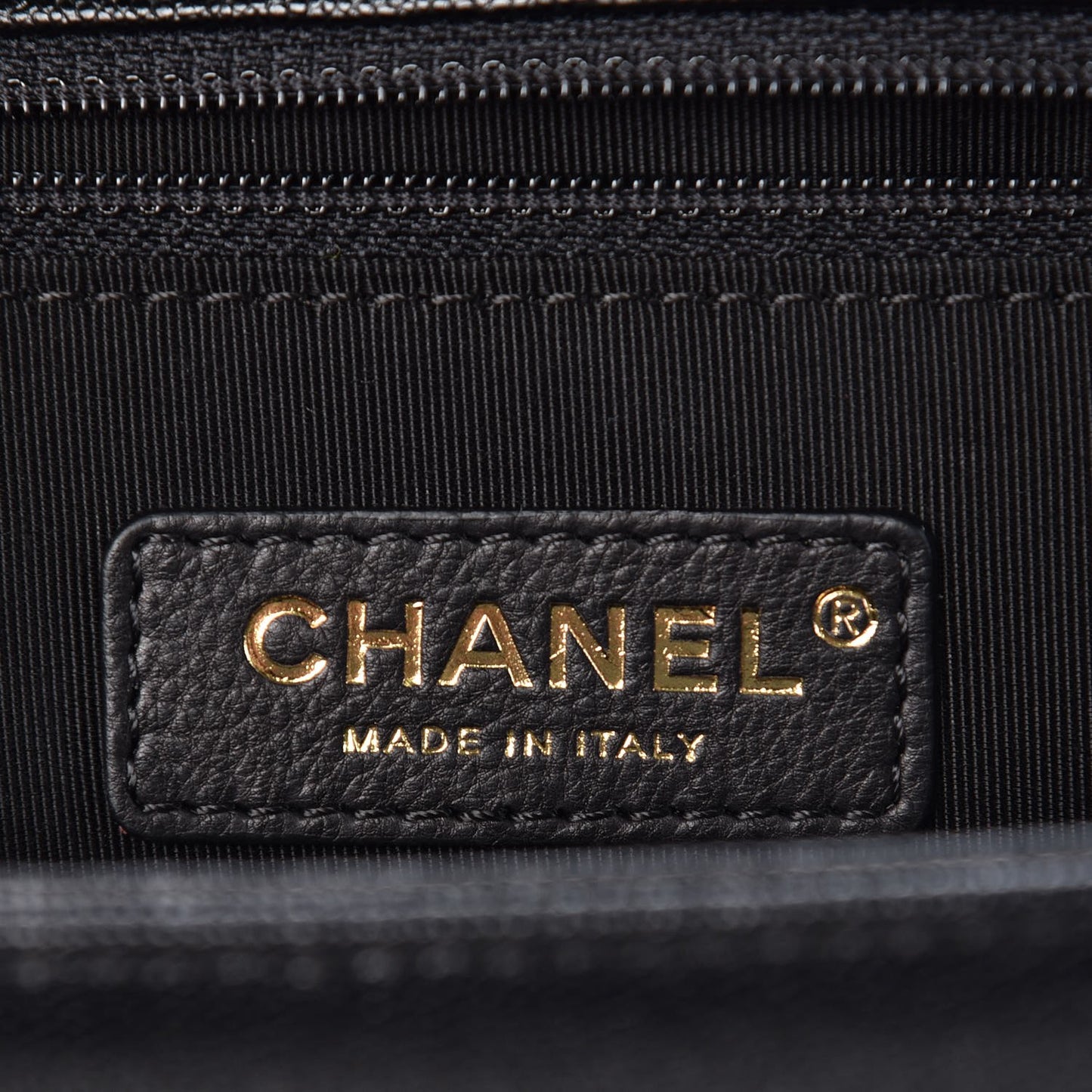 Caviar Chevron Quilted New Medium Boy Flap Black