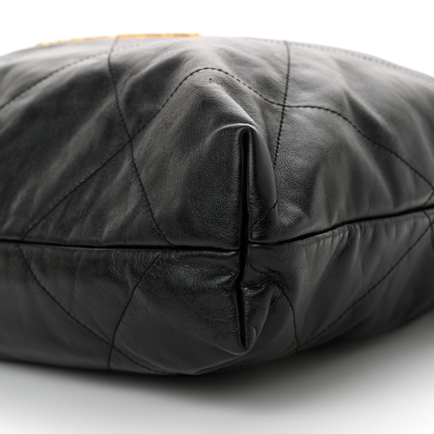 Shiny Calfskin Quilted Chanel 22 Black