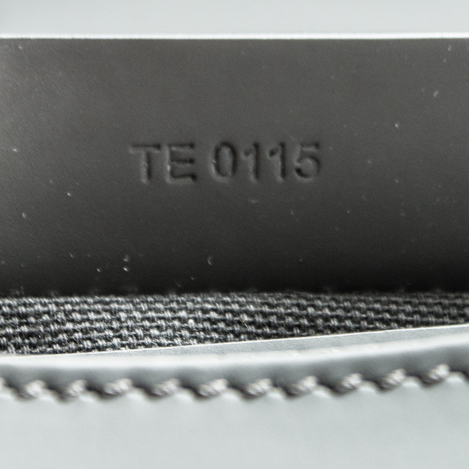 Givenchy Rubber Effect Calfskin Patent Medium Antigona Envelope Clutch Black 7 of 7