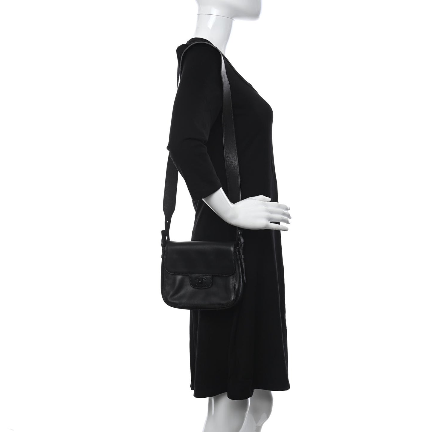 Calfskin Small Messenger So Black
