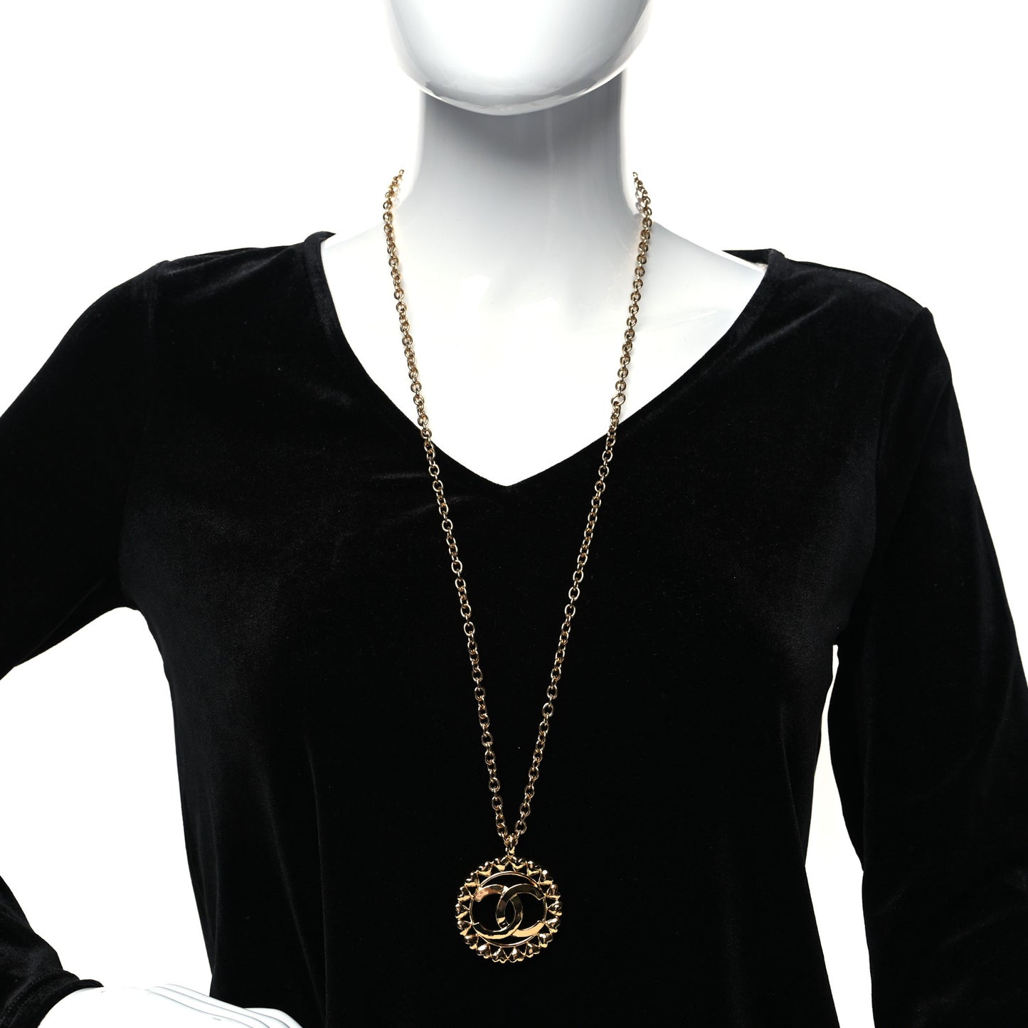 Metal CC Heart Medallion Chain Pendant Necklace Gold