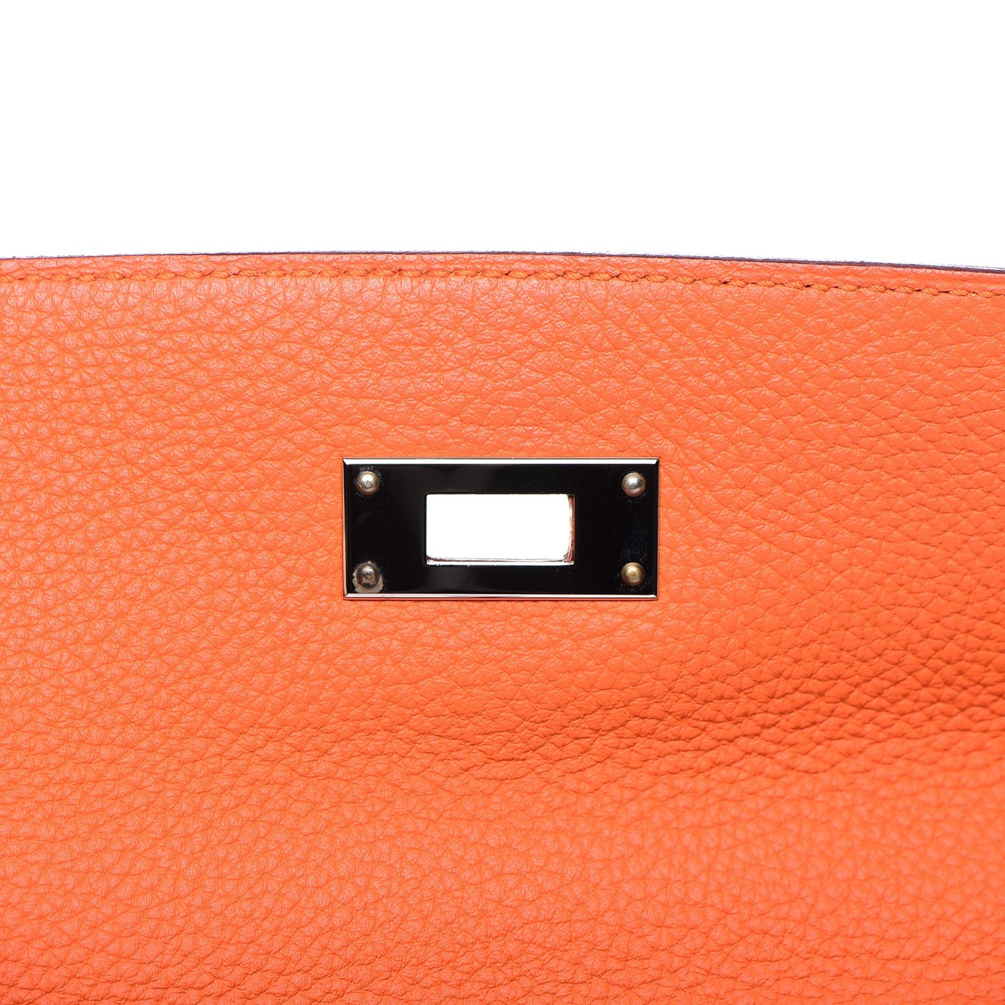 Togo Kelly Retourne 28 Feu