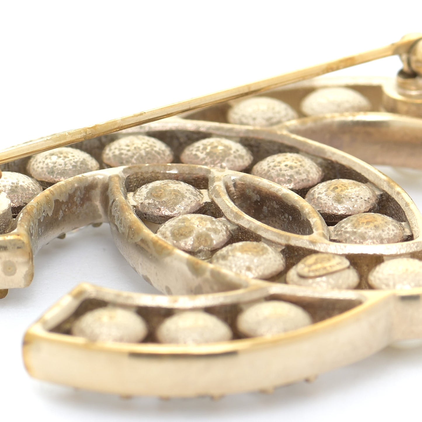 Pearl Crystal CC Brooch Gold Pearly White