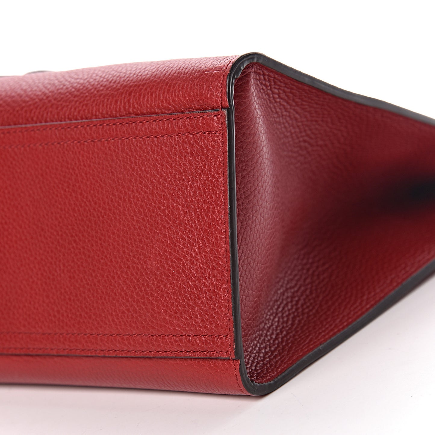 Calfskin Feline Medium GG Marmont Top Handle Bag Vulcanic Red