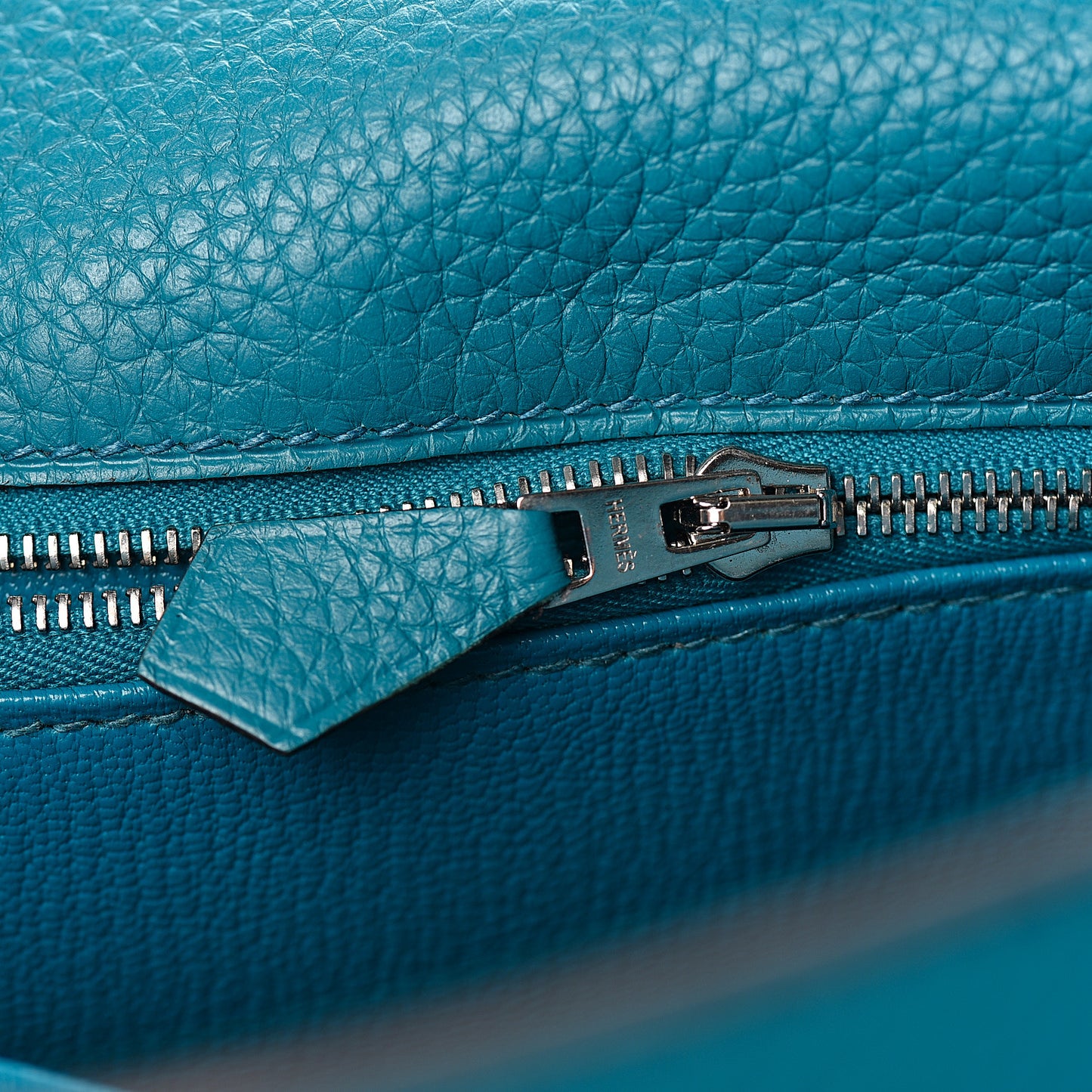 Taurillon Clemence Kelly Retourne 35 Bleu Izmir