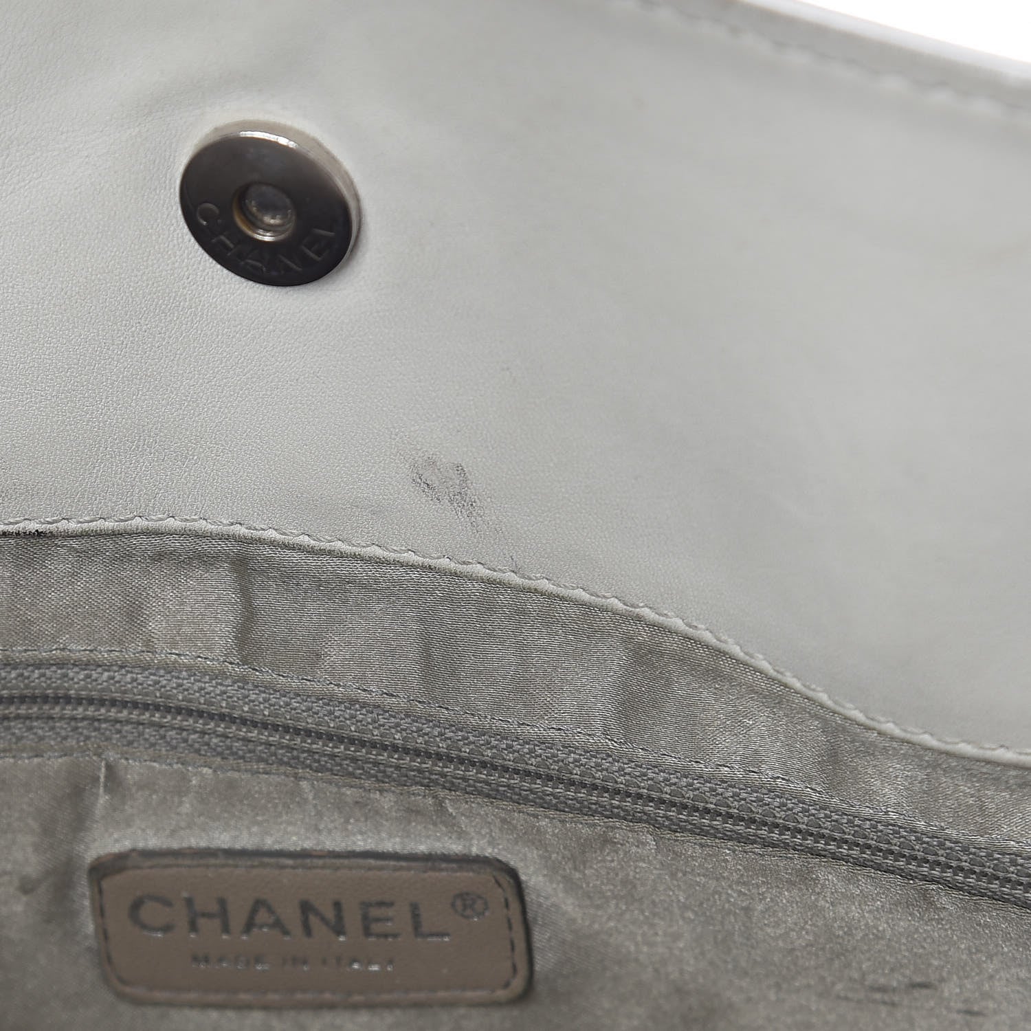 Chanel Calfskin Quilted Chain Hobo White 9 of 24