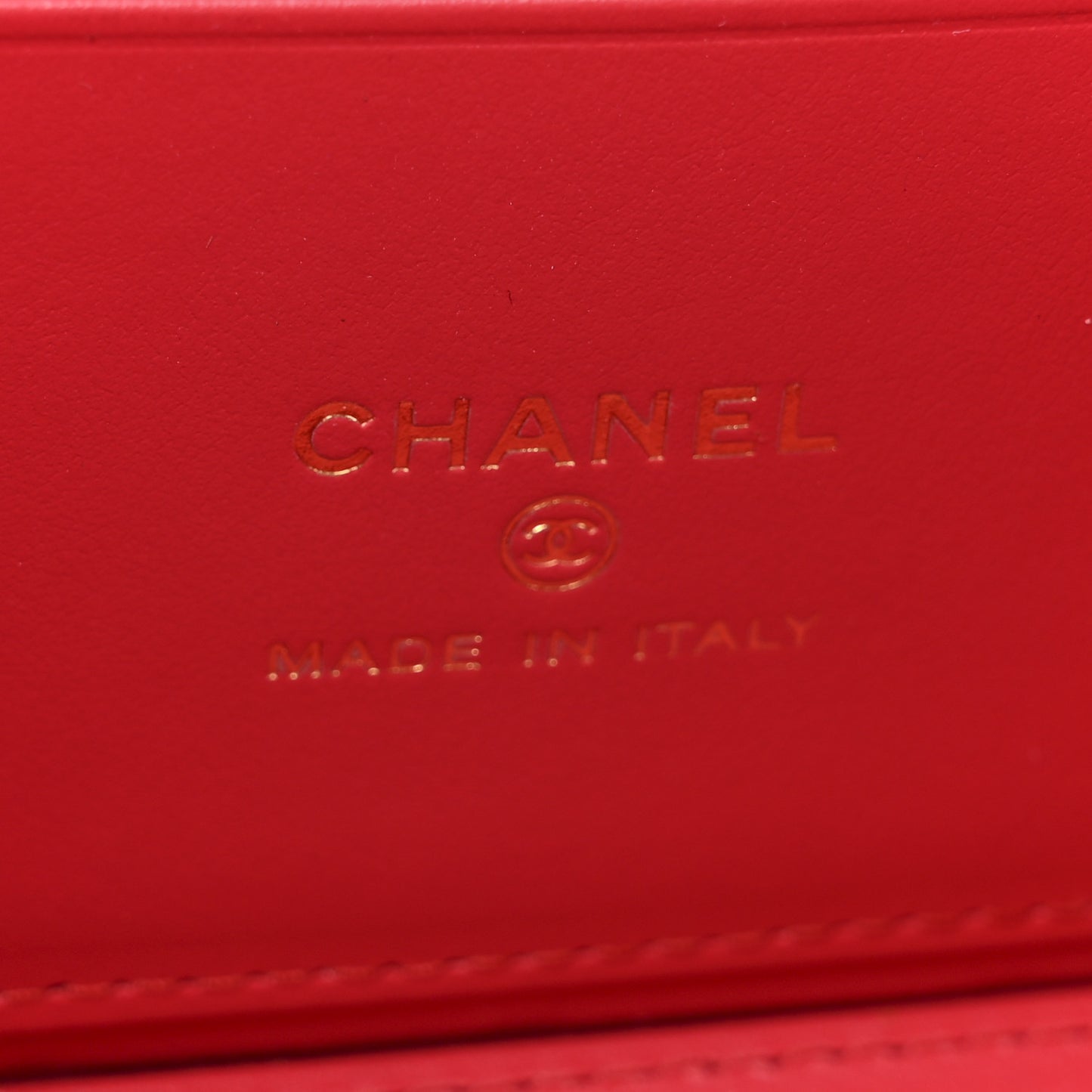Caviar Quilted Small Vanity Case With Chain Red