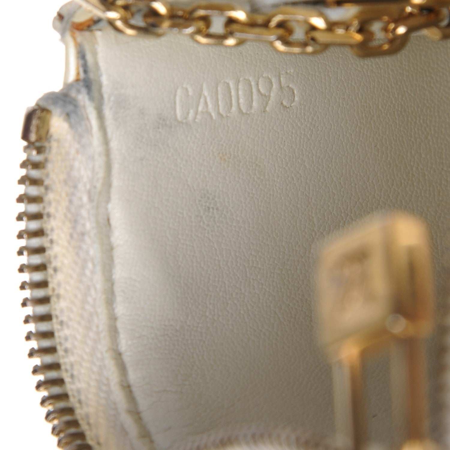 Louis Vuitton Vernis Key Pouch Perle 7 of 9