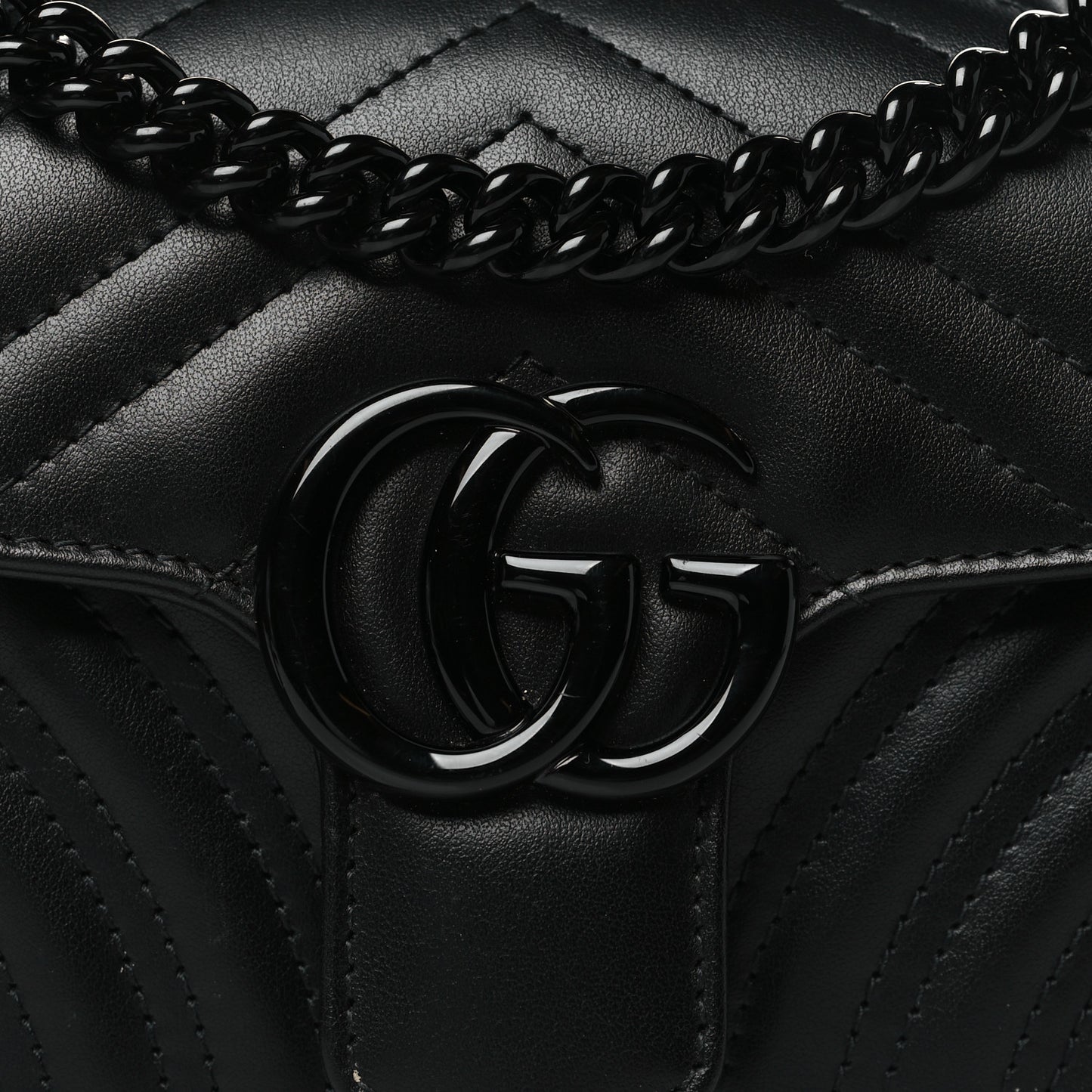 Calfskin Matelasse Monochrome Mini GG Marmont Shoulder Bag Black