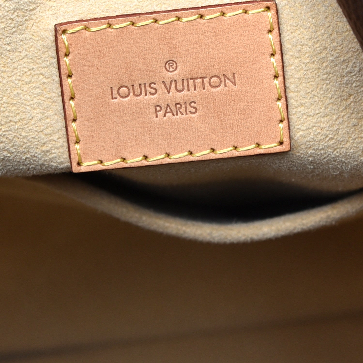 Louis Vuitton Monogram Artsy MM 6 of 10