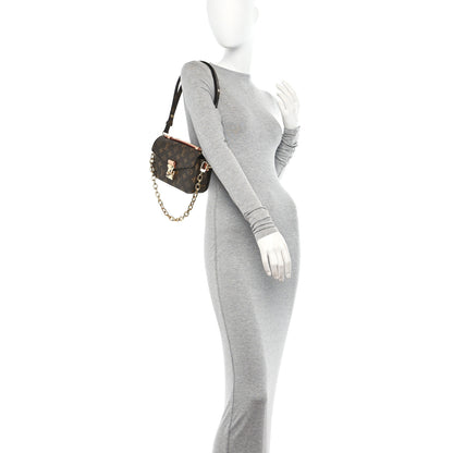 Louis Vuitton Monogram Pochette Metis East West 2 of 11