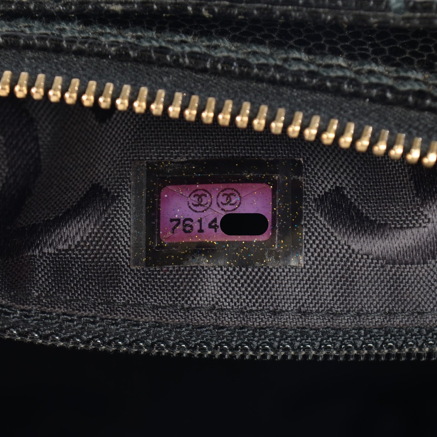Caviar Square Stitched Shoulder Bag Black