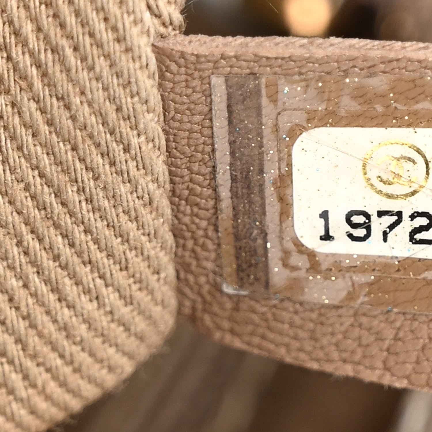 Chanel Crumpled Grained Calfskin Medium Coco Pleats Messenger Flap Dark White 7 of 12