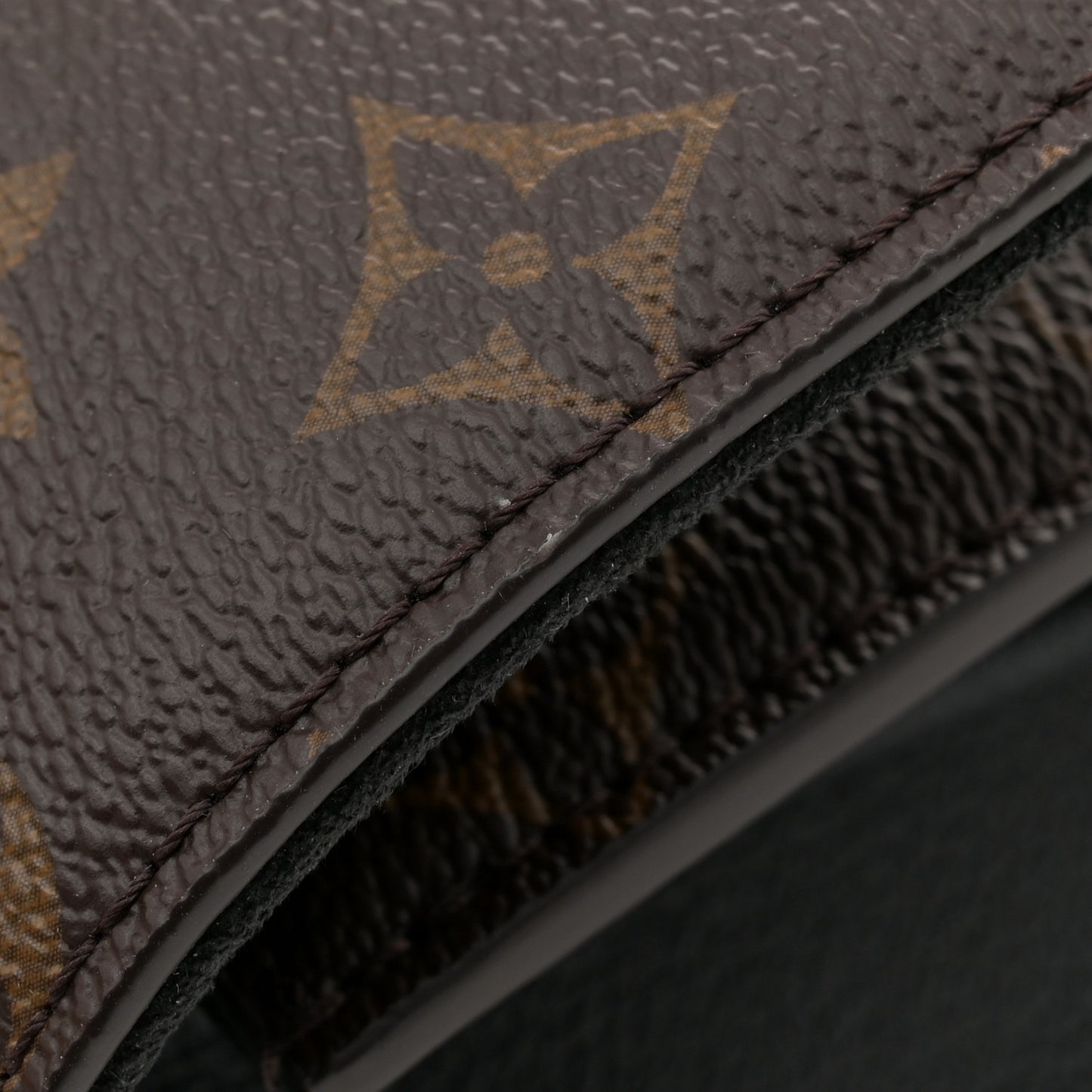Monogram Victoire Black