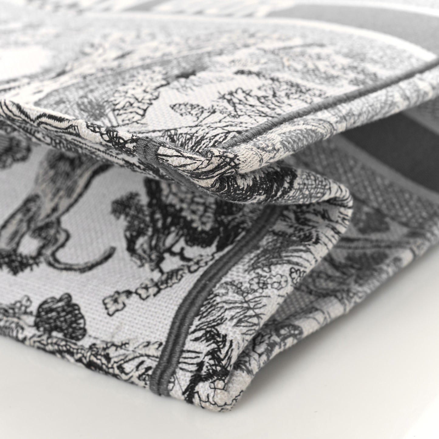 Gradient Canvas Embroidered Large Dioriviera Toile De Jouy Book Tote Grey