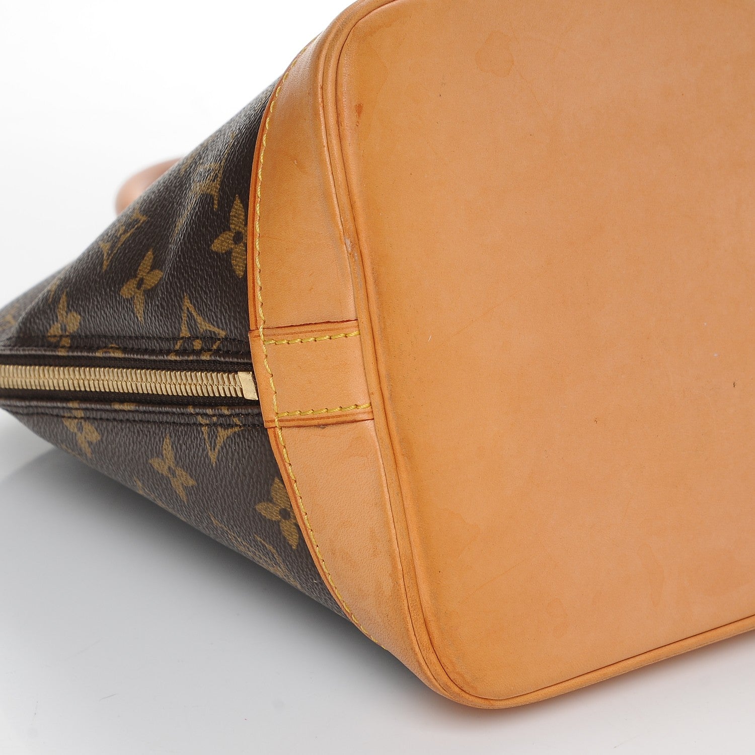 Louis Vuitton Monogram Alma PM 9 of 9