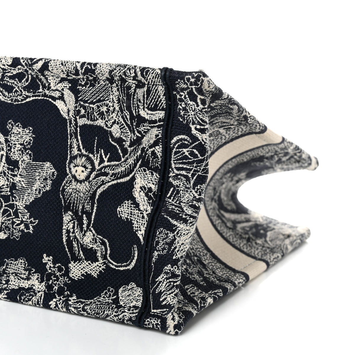 Christian Dior Canvas Embroidered Medium Dioriviera Toile De Jouy Reverse Book Tote Blue 9 of 9