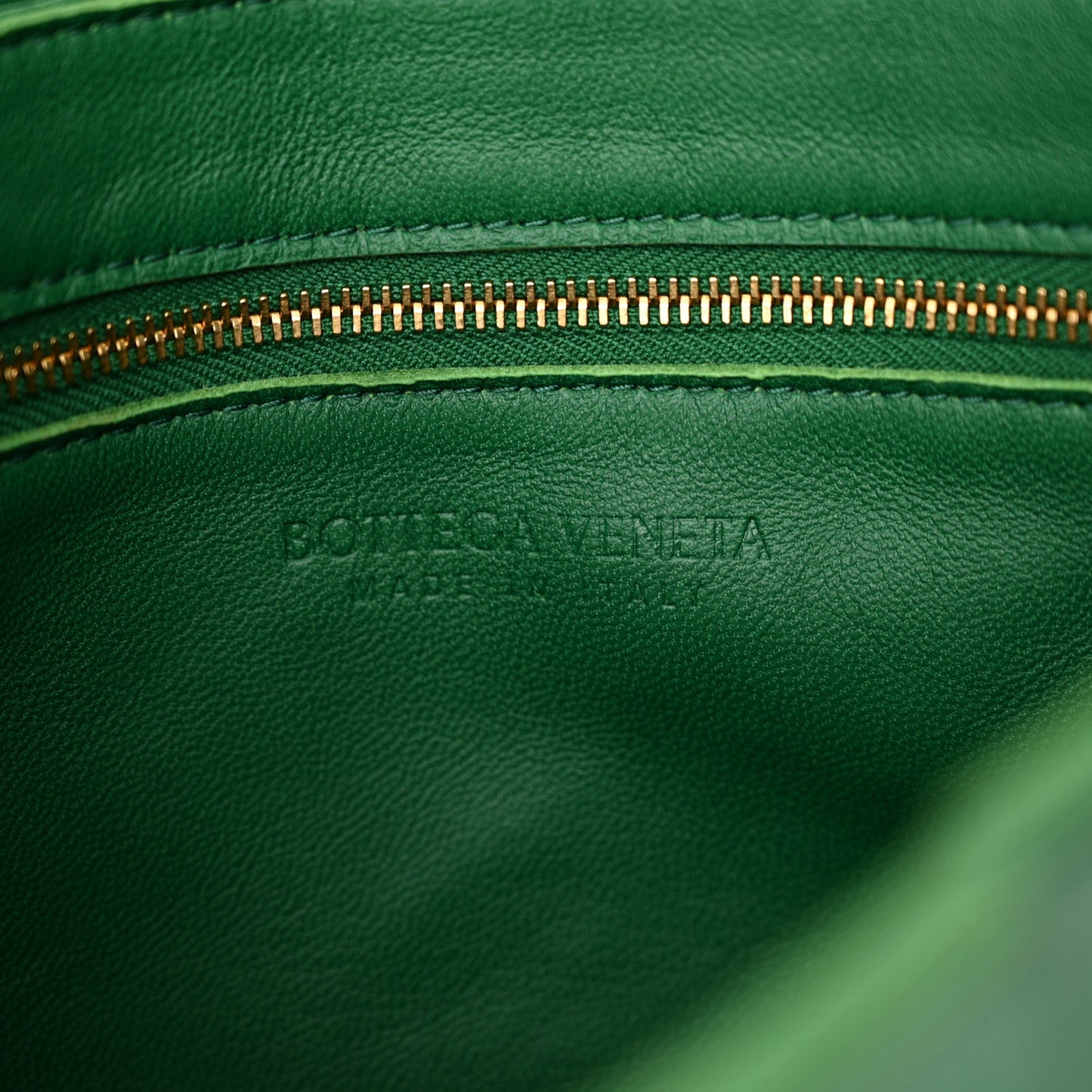 Lambskin Maxi Intrecciato Cassette Crossbody Bag Racing Green