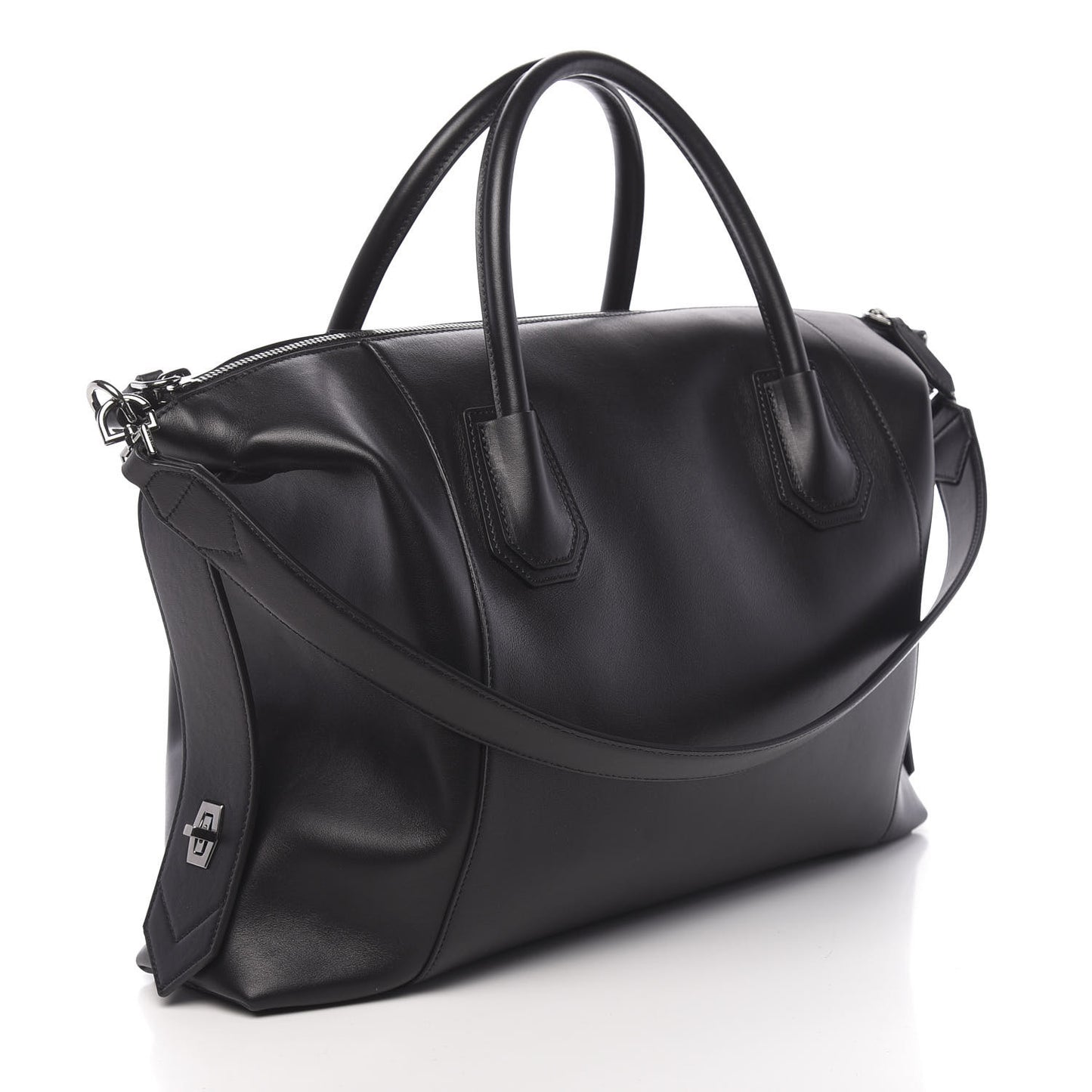 Smooth Calfskin Medium Soft Antigona Black