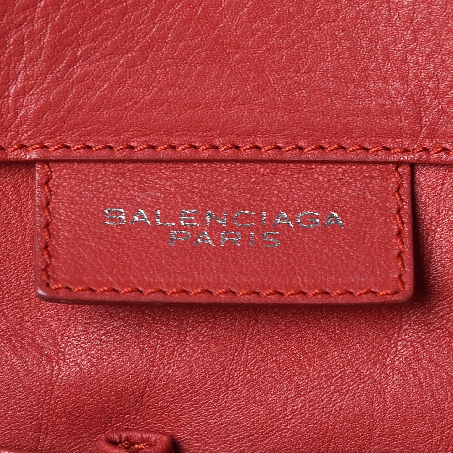 Veau Souple Papier A4 Zip Around Tote Rouge