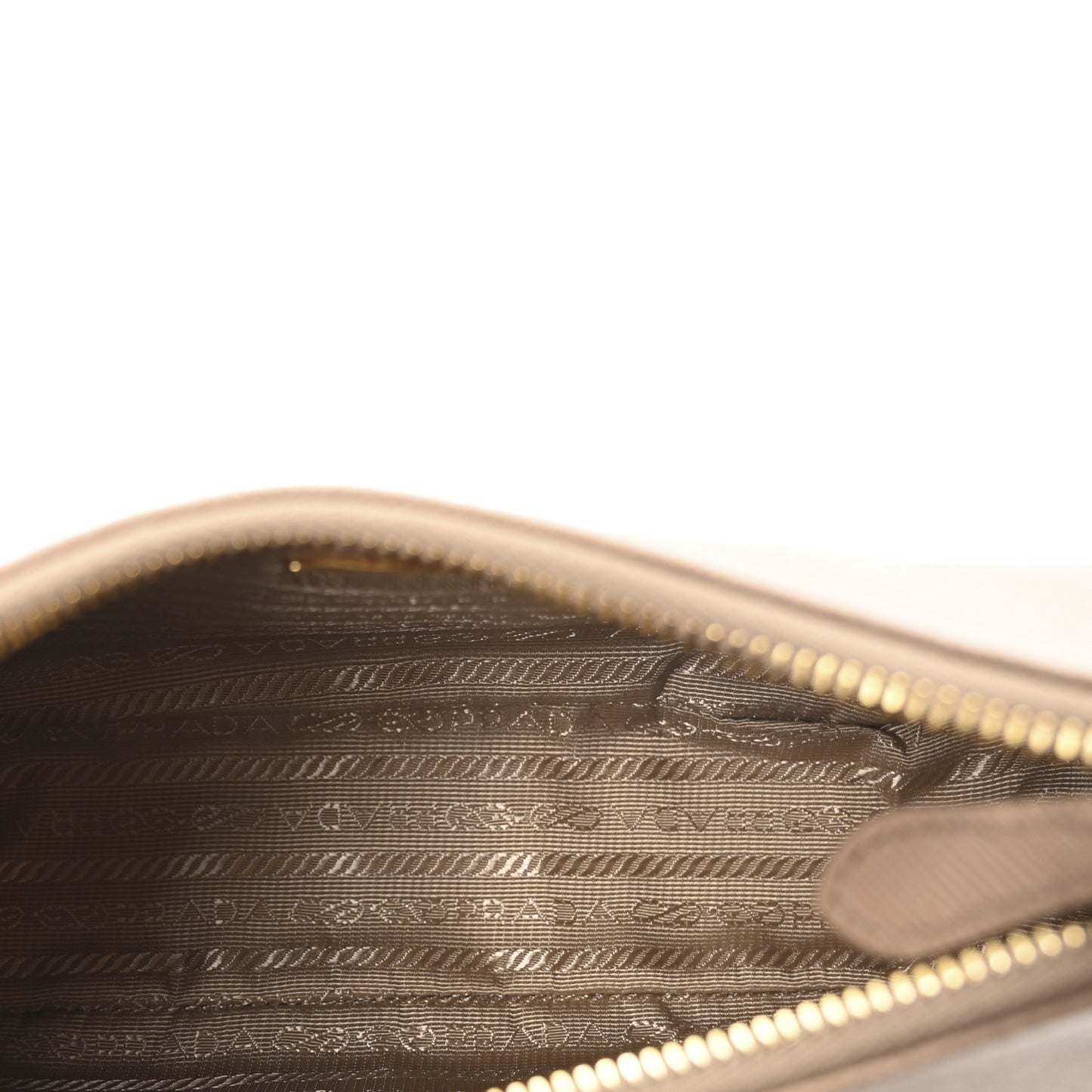 Saffiano Lux Re-Edition 2005 Shoulder Bag Cammeo