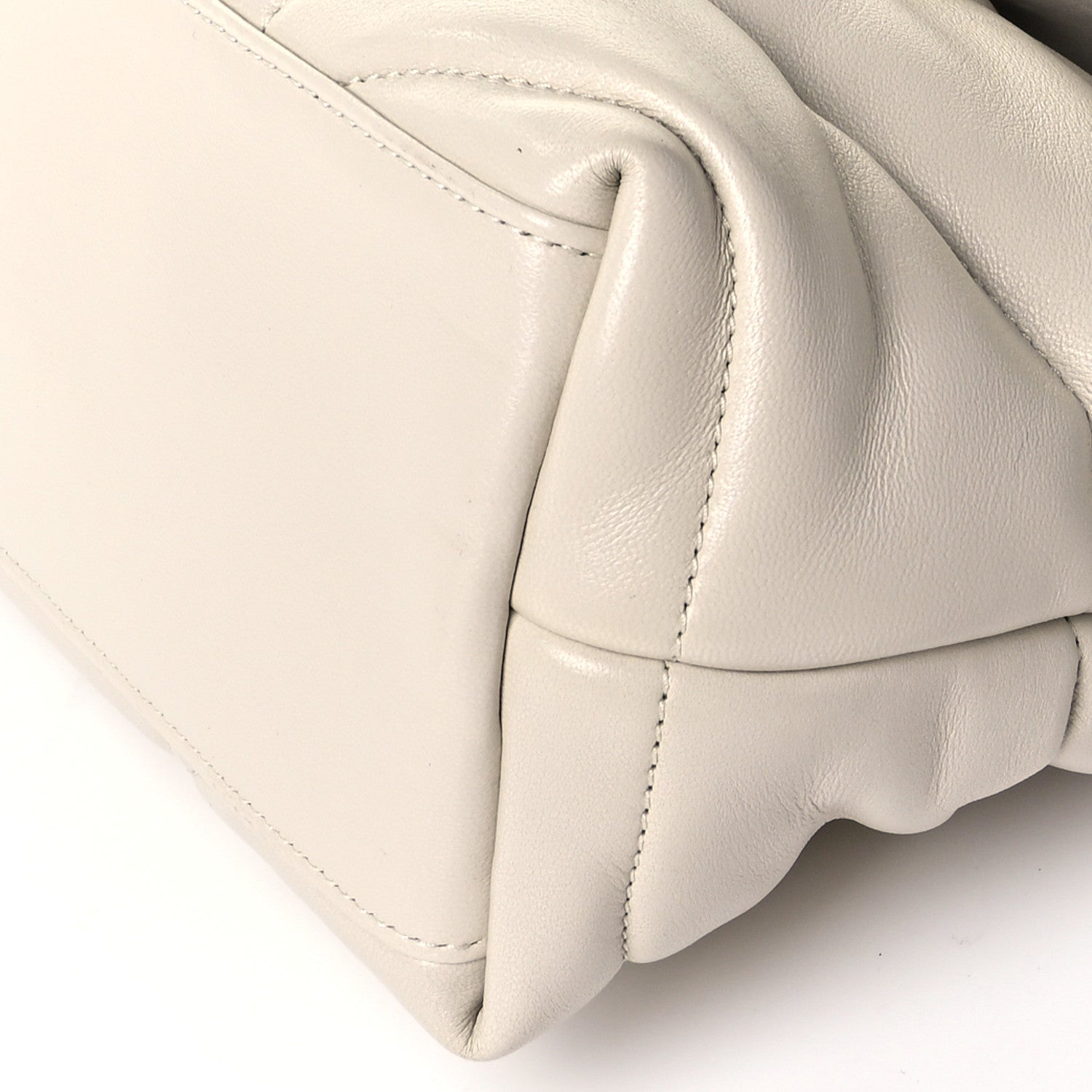 Saint Laurent Lambskin Quilted Small Loulou Puffer Monogram Chain Satchel Blanc Vintage 17 of 19