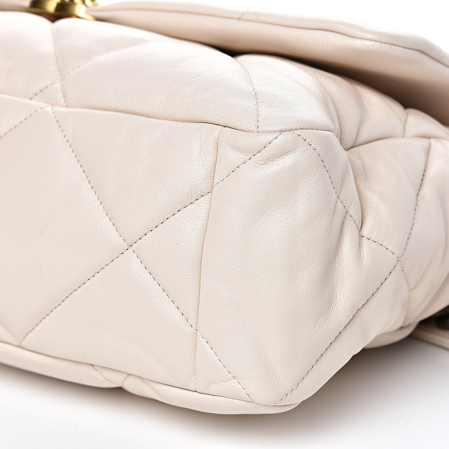 Lambskin Quilted Maxi 19 Flap Ivory