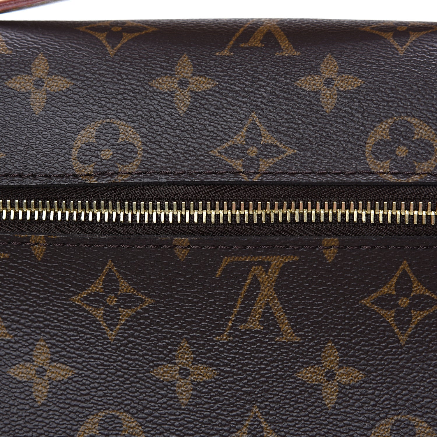 Louis Vuitton Monogram Pochette Metis 9 of 9