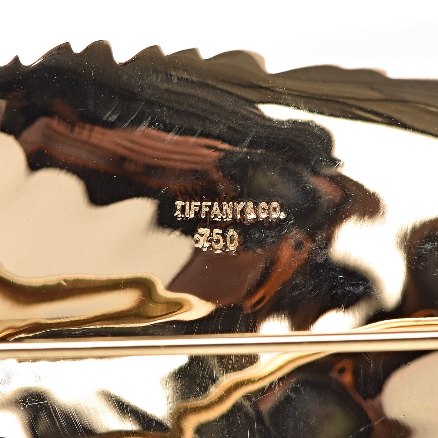18K Yellow Gold Brushed Leaf Brooch Pin