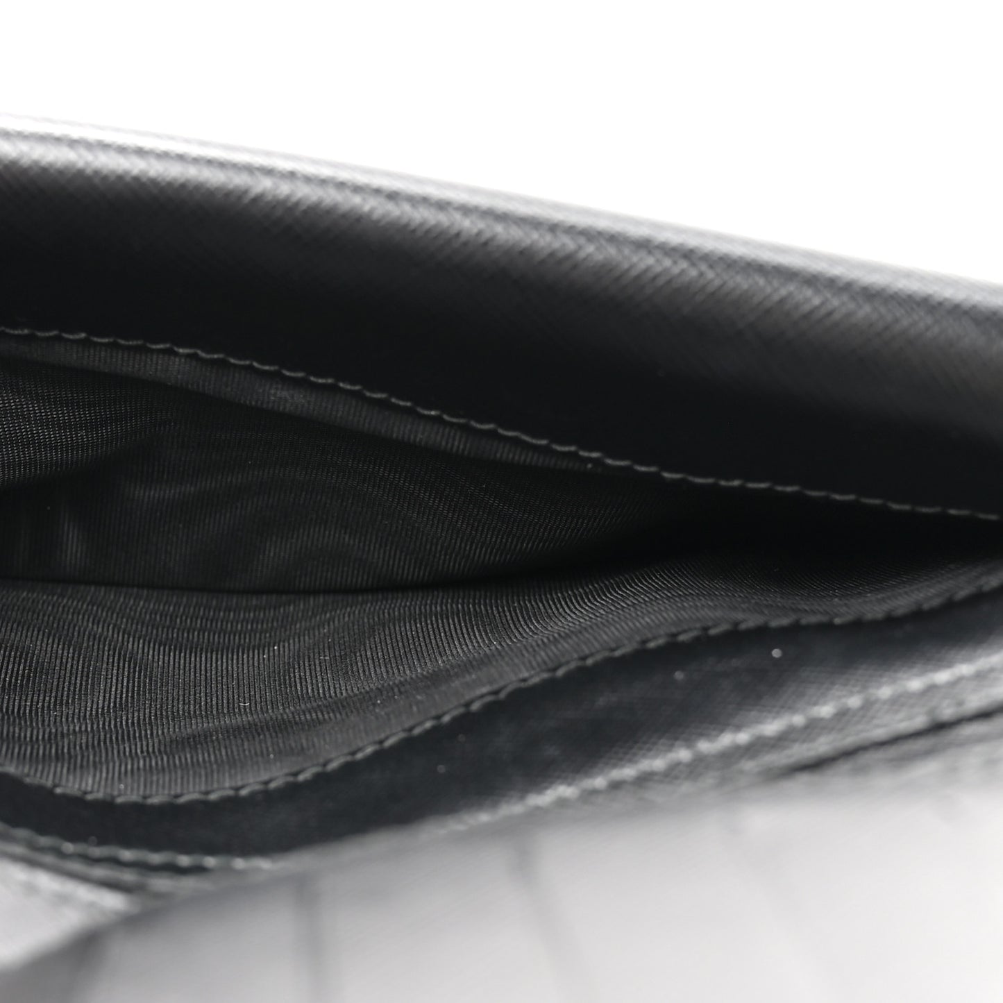 Hammered Calfskin Vara Bow Chain Wallet Black White