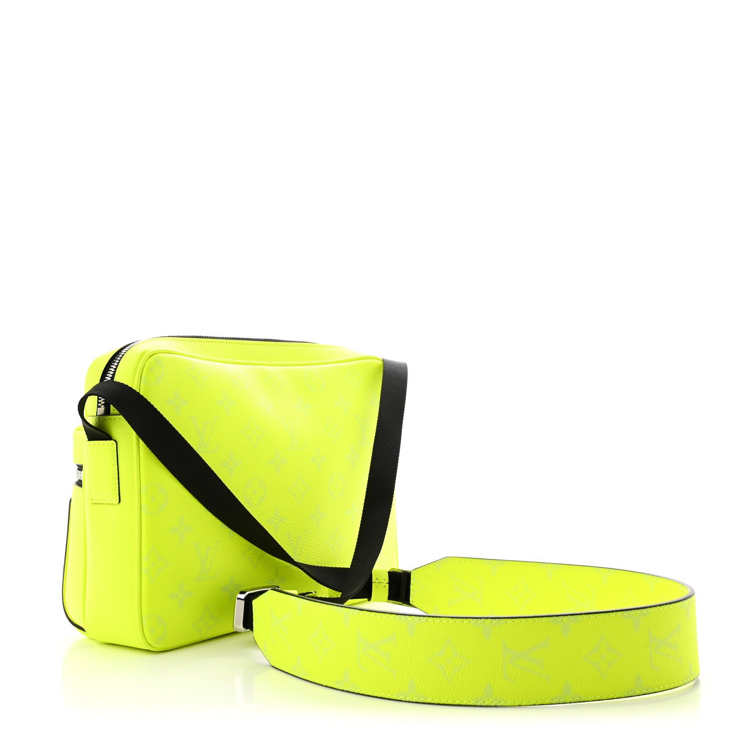 Louis Vuitton ネオンイエロー ショルダーバッグ Louis Vuitton Taigarama Outdoor Messenger Neon Yellow 1748676