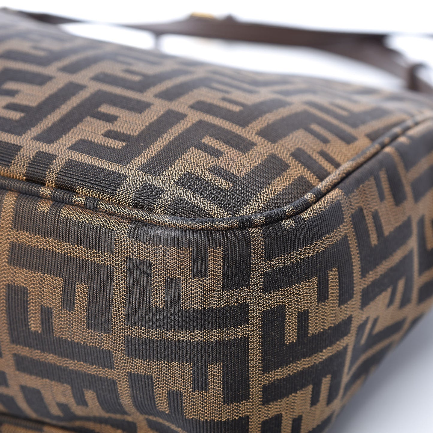 Zucca Vitello Artic Messenger Bag Tobacco Castagna