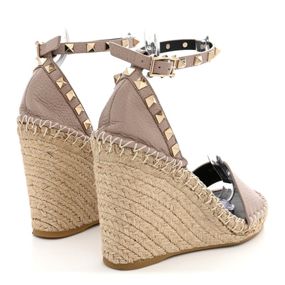 Valentino Garavani Grained Calfskin Rockstud Ankle Strap Espadrille 15/105mm Wedge Sandals 37 Poudre Natural 5 of 11
