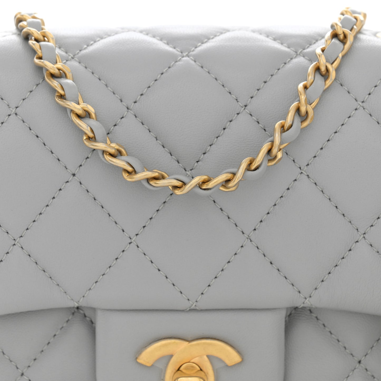 Lambskin Quilted Mini Pearl Crush Flap Light Grey